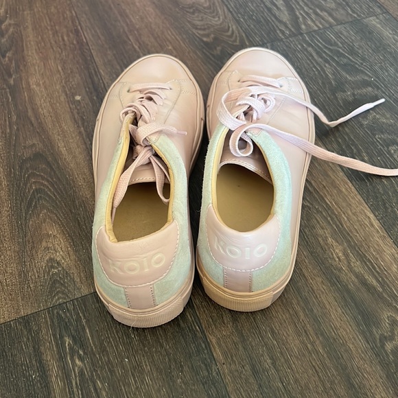 Koio Capri Sneaker - Picture 4 of 7